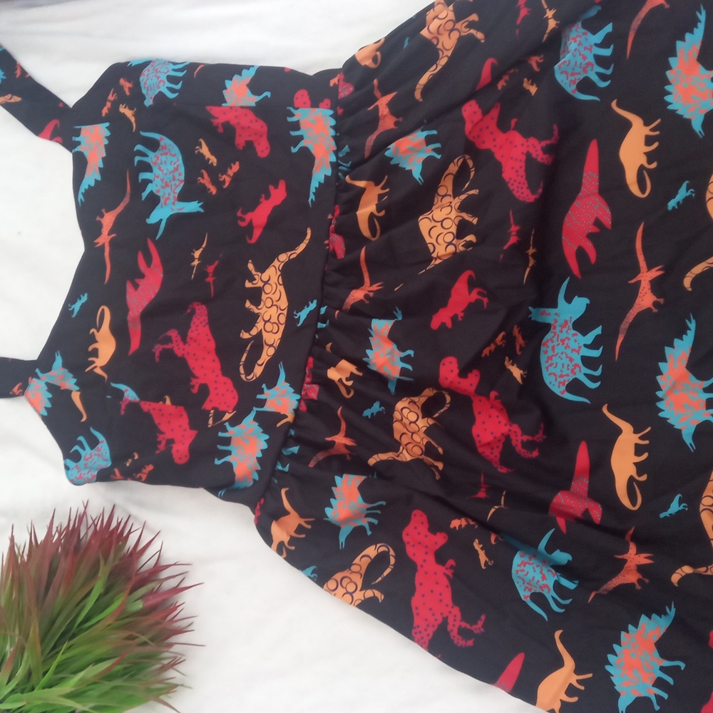 Dinasour woman dress